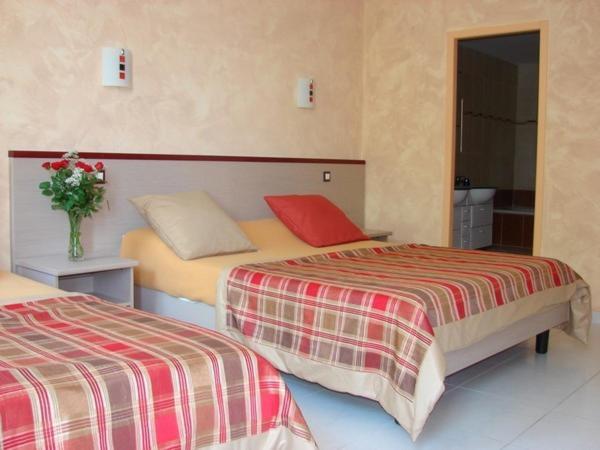 Auberge De Bonpas Logis De France Hotel Avinhão Quarto foto
